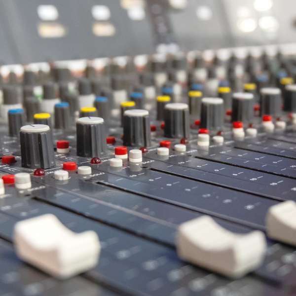 medienmatrixx schafft Sichtbarkeit | Christian Kurz | Mediendesign | Audioproduktion | Marbach | Ludwigsburg | Stuttgart